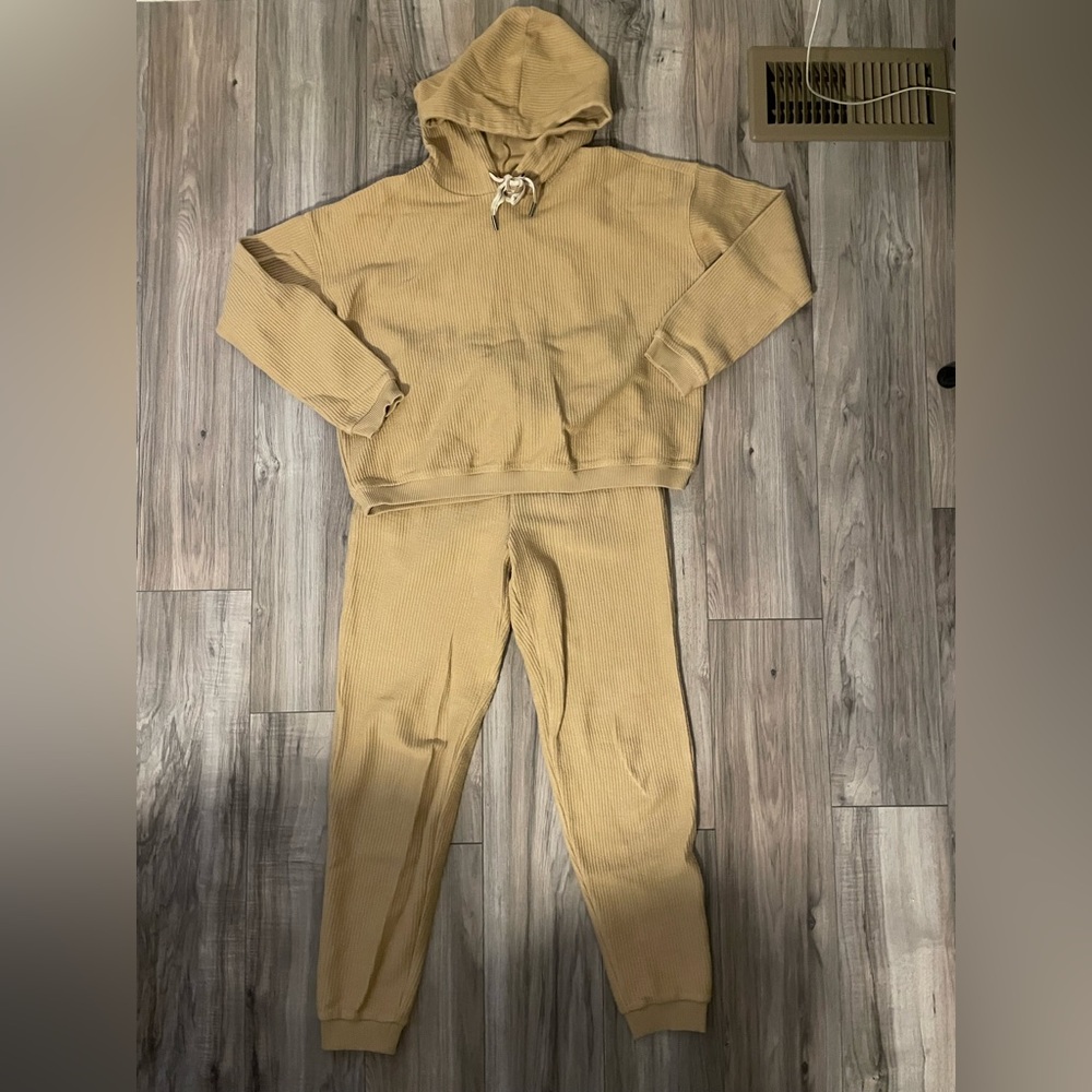 Aerie sweatshirt and sweatpant set